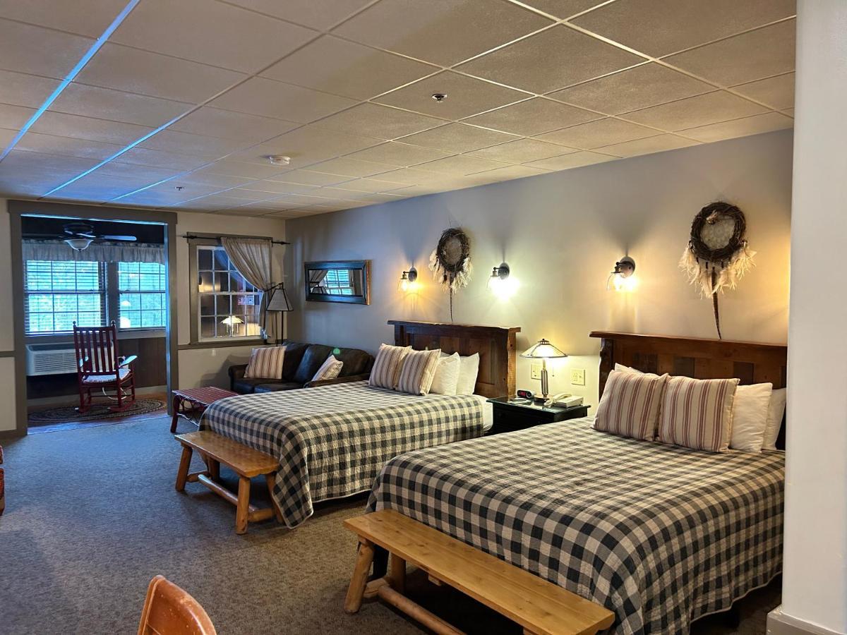 פלימות' The Common Man Inn, Spa & Lodge מראה חיצוני תמונה